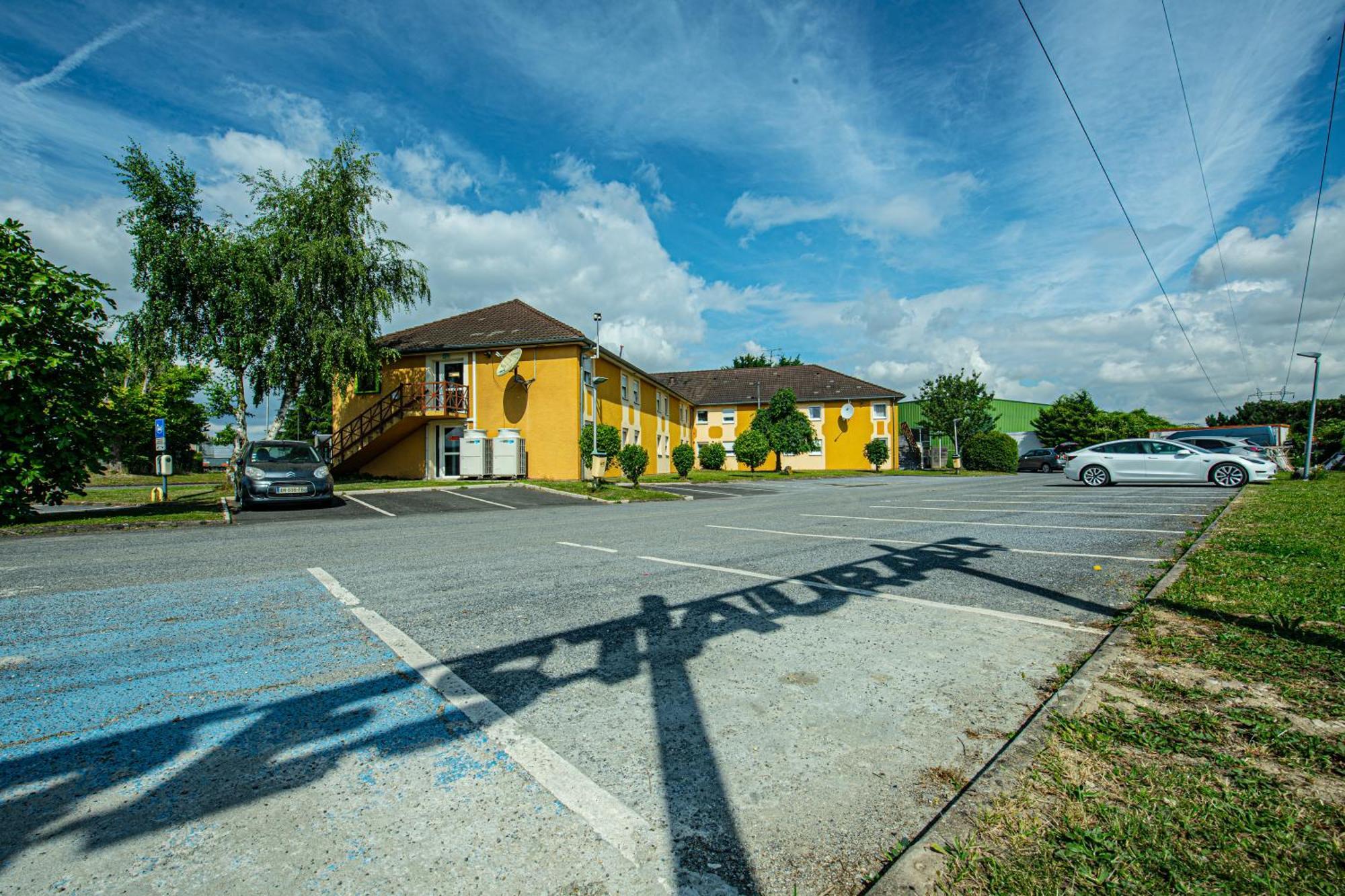 Logis Hotel - Le Relais Du Parisis Villeparisis Zewnętrze zdjęcie