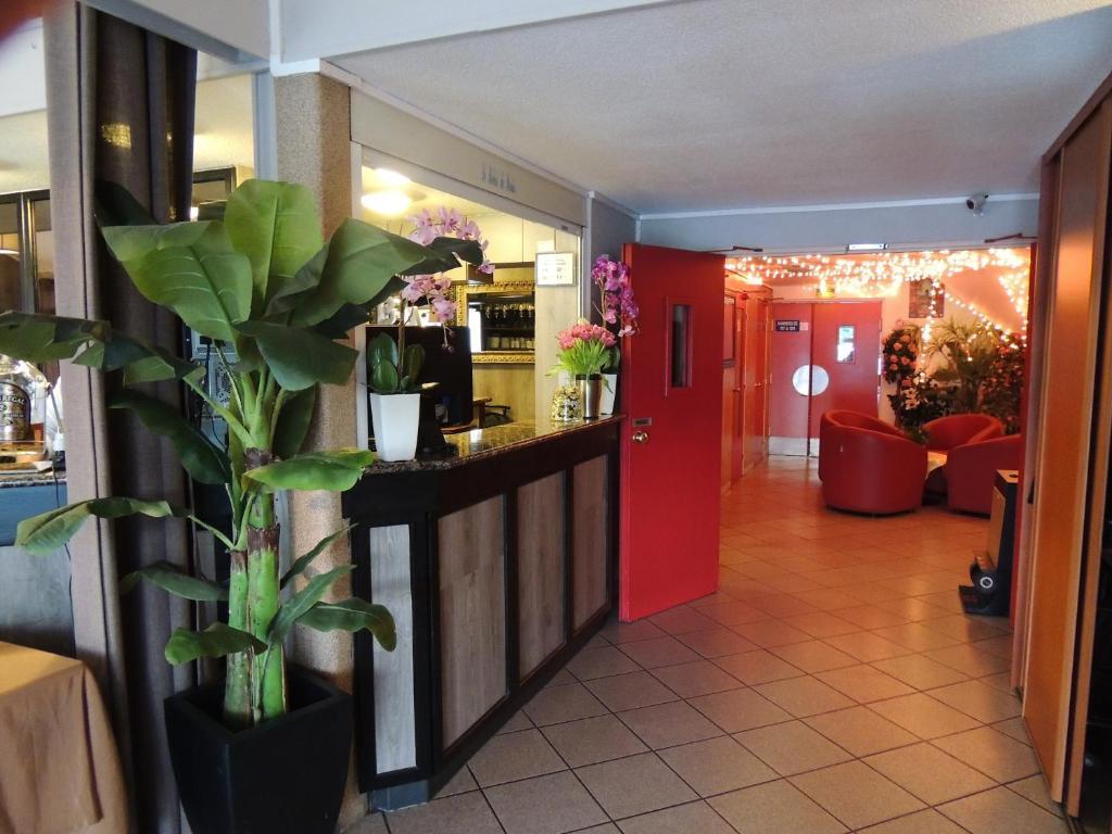 Logis Hotel - Le Relais Du Parisis Villeparisis Zewnętrze zdjęcie